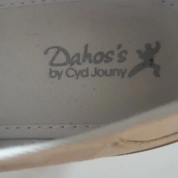 Dahos's - Picture 2 of 4